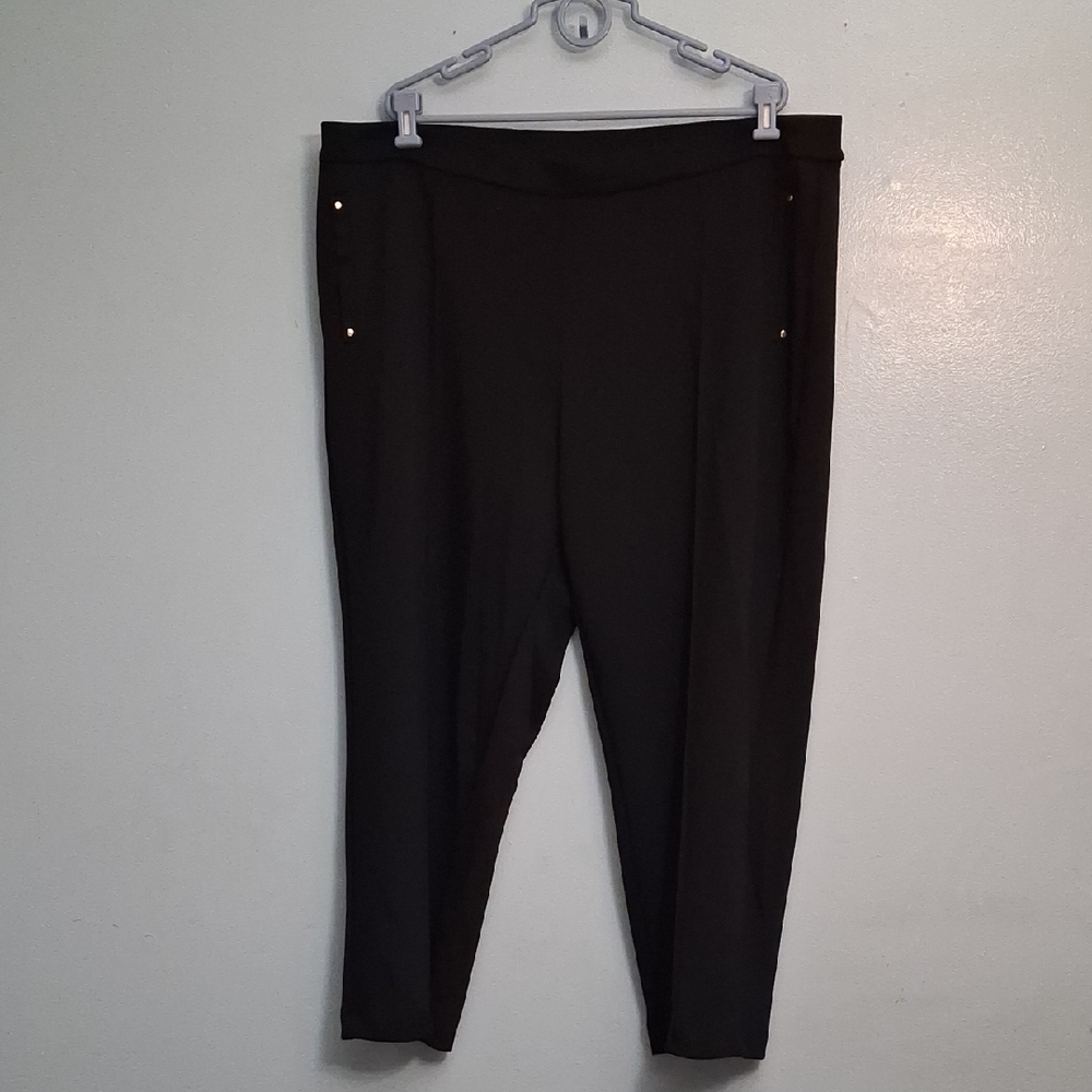 Elie. Elie Tahari size 3X women's straight leg pull-on black scuba pants.